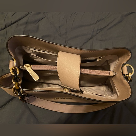 Michael Kors Bag - Picture 3 of 3